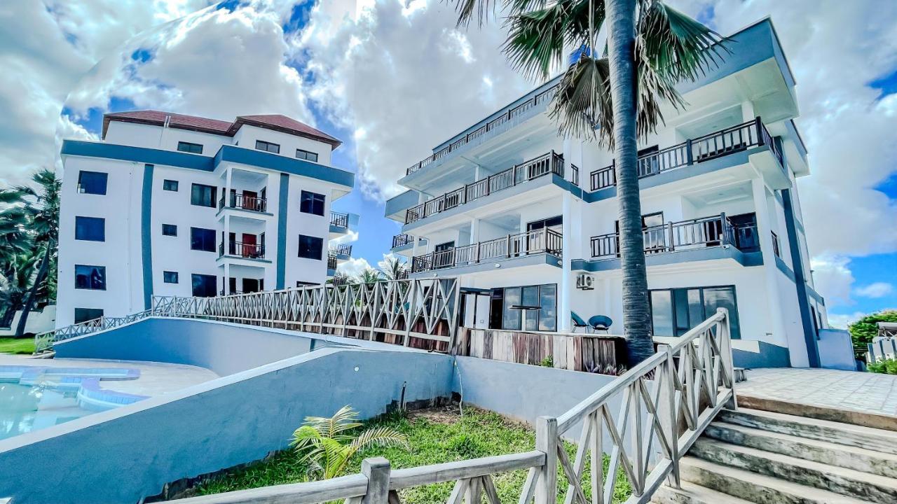 Majula Boutique Hotel Serrekunda Exterior foto