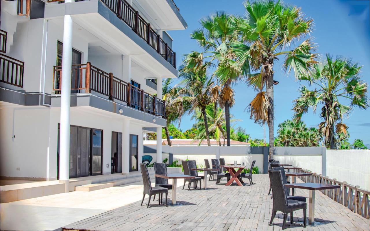 Majula Boutique Hotel Serrekunda Exterior foto